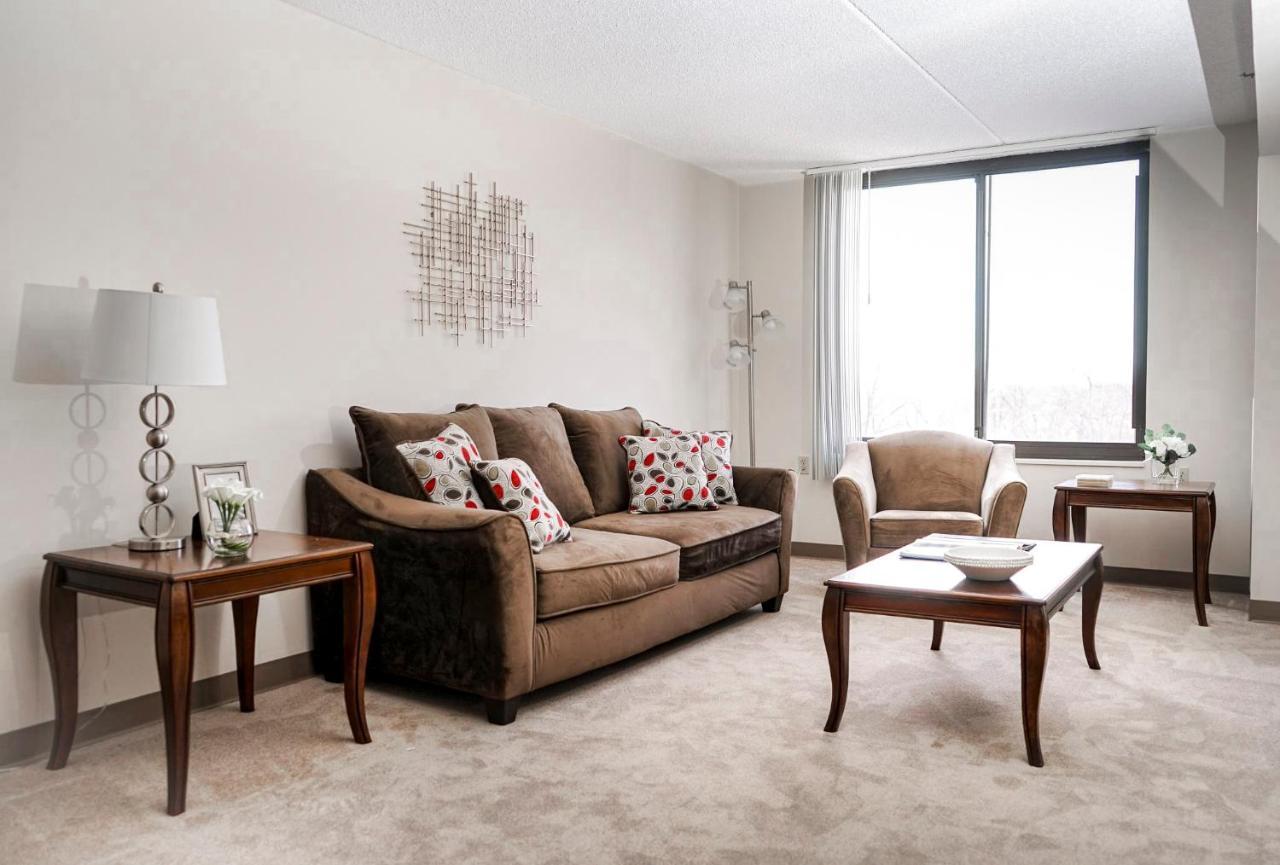 Short Term Rentals At The Park At Trowbridge Senior Community Southfield Exterior photo